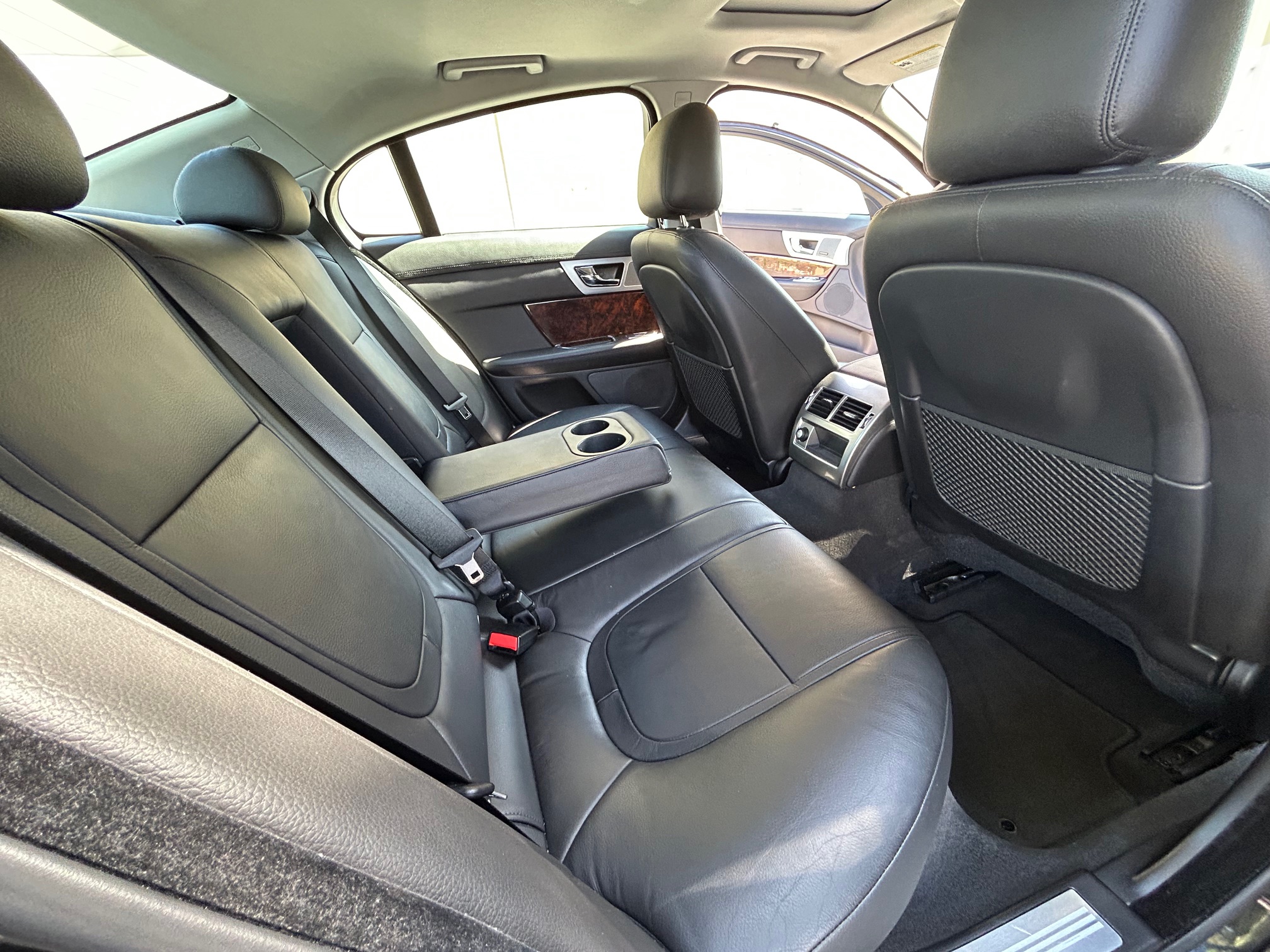 Used 2013 Jaguar XF 3.0 RWD image 11