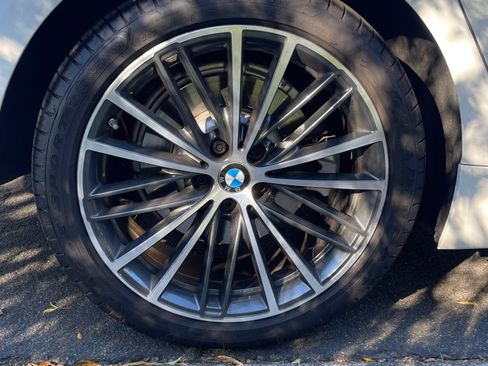 Used 2022 BMW 530i w/ Convenience Package image 5