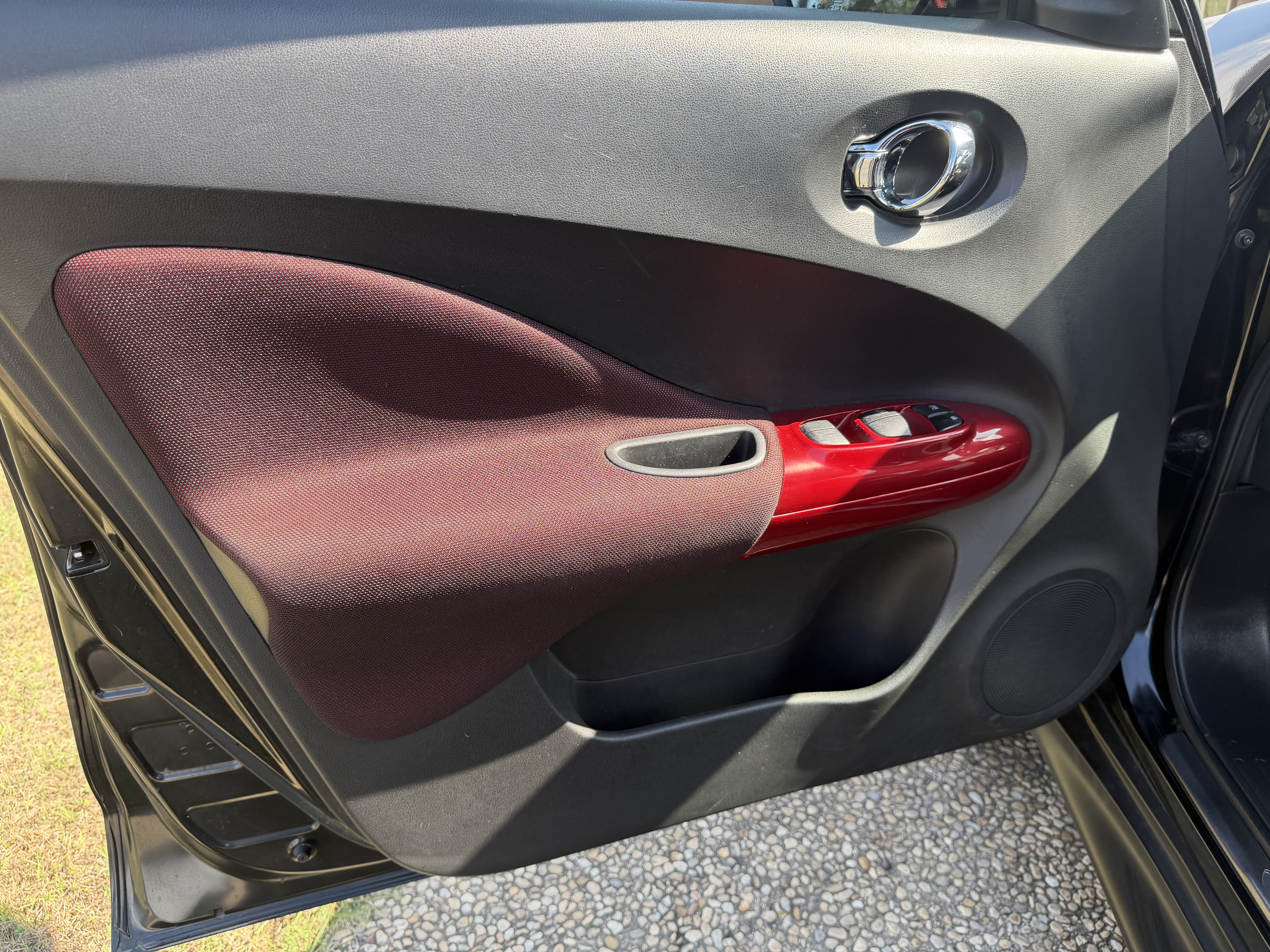Used 2012 Nissan Juke SV AWD/4WD image 14
