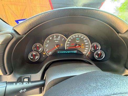 Used 2010 Chevrolet Corvette Convertible w/ Preferred Equipment Group RWD image 19