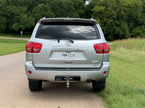 Used 2014 Toyota Sequoia Platinum AWD/4WD image 6