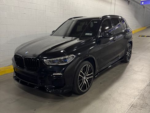 Used 2019 BMW X5 xDrive50i w/ M Sport Package image 2