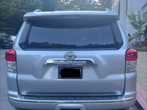 Used 2010 Toyota 4Runner Limited image 4