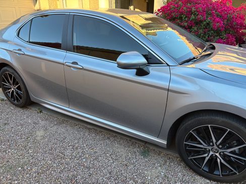 Used 2021 Toyota Camry SE w/ Carpet Mat Package (TMS) image 2