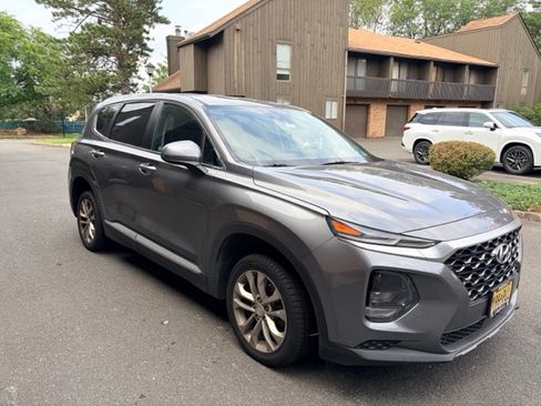 Used 2019 Hyundai Santa Fe SE AWD/4WD image 2