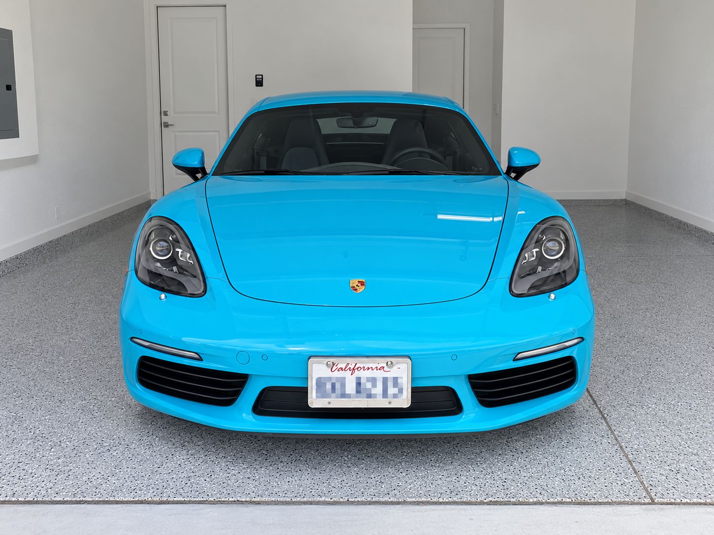 Used 2019 Porsche 718 Cayman RWD image 2