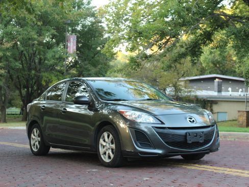Used 2011 MAZDA MAZDA3 i Touring FWD image 15
