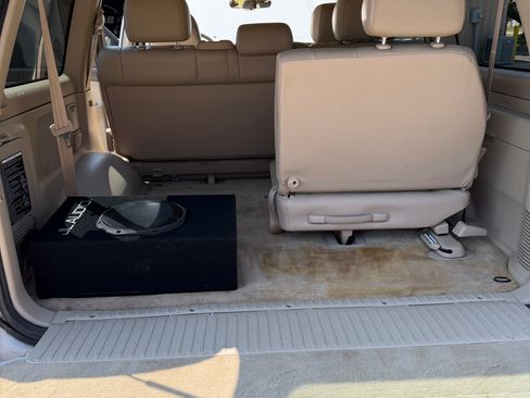 Used 2004 Toyota Land Cruiser AWD/4WD image 8