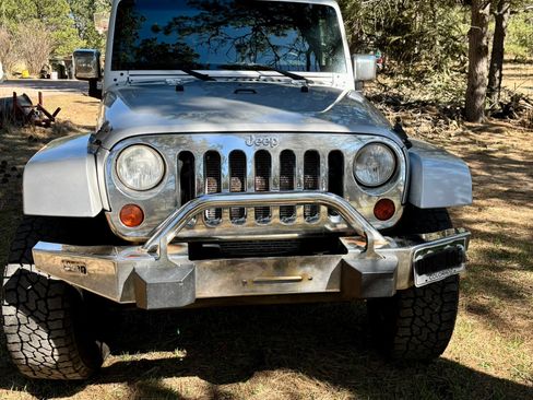 Used 2008 Jeep Wrangler Unlimited Sahara w/ Mopar Chrome Edition Group image 2