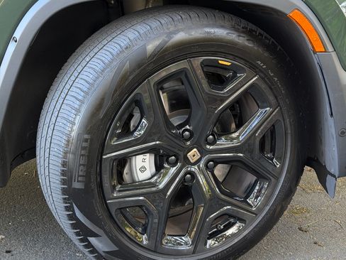 Used 2023 Rivian R1T Adventure image 20