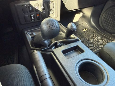 Used 2008 Toyota FJ Cruiser 4WD image 19