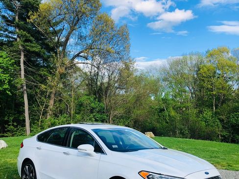 Used 2019 Ford Fusion Titanium AWD/4WD image 5