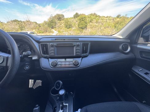 Used 2013 Toyota RAV4 XLE image 11