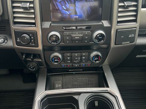 Used 2021 Ford F350 Platinum w/ FX4 Off-Road Package image 15