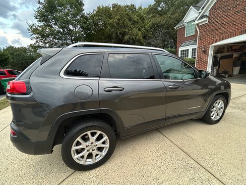 Used 2014 Jeep Cherokee Latitude w/ Comfort/Convenience Group image 8