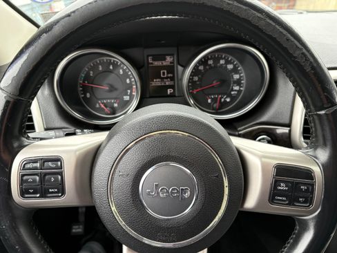 Used 2013 Jeep Grand Cherokee Laredo image 15