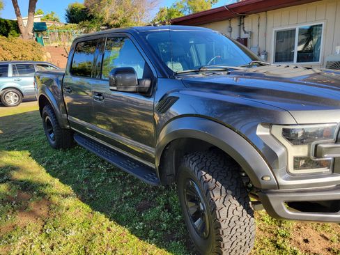 Used 2018 Ford F150 Raptor w/ Equipment Group 802A Luxury image 9