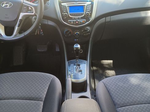 Used 2013 Hyundai Accent SE FWD image 15