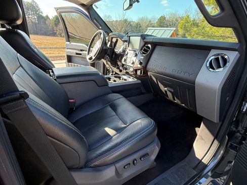 Used 2016 Ford F250 Lariat w/ Lariat Ultimate Package image 8