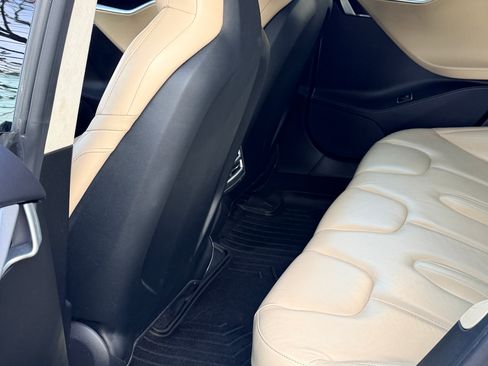 Used 2016 Tesla Model S 70D image 13