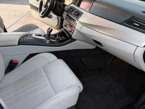 Used 2016 BMW M5 image 24