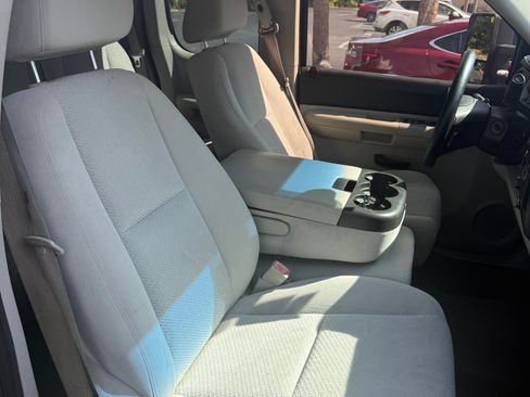 Used 2007 Chevrolet Silverado 1500 LT w/ 1LT Convenience Package RWD image 8