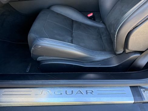 Used 2019 Jaguar F-TYPE Convertible image 18