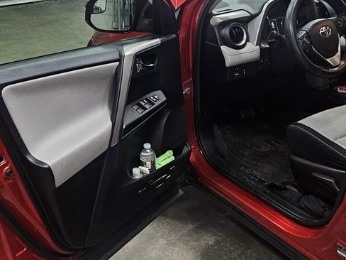 Used 2016 Toyota RAV4 XLE image 21