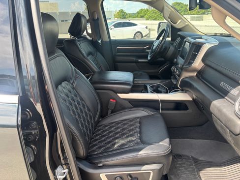 Used 2019 RAM 1500 Laramie AWD/4WD image 12