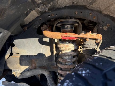 Used 2019 Toyota Tacoma TRD Sport image 4