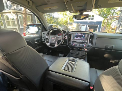 Used 2018 GMC Sierra 1500 SLT w/ All Terrain Package image 10