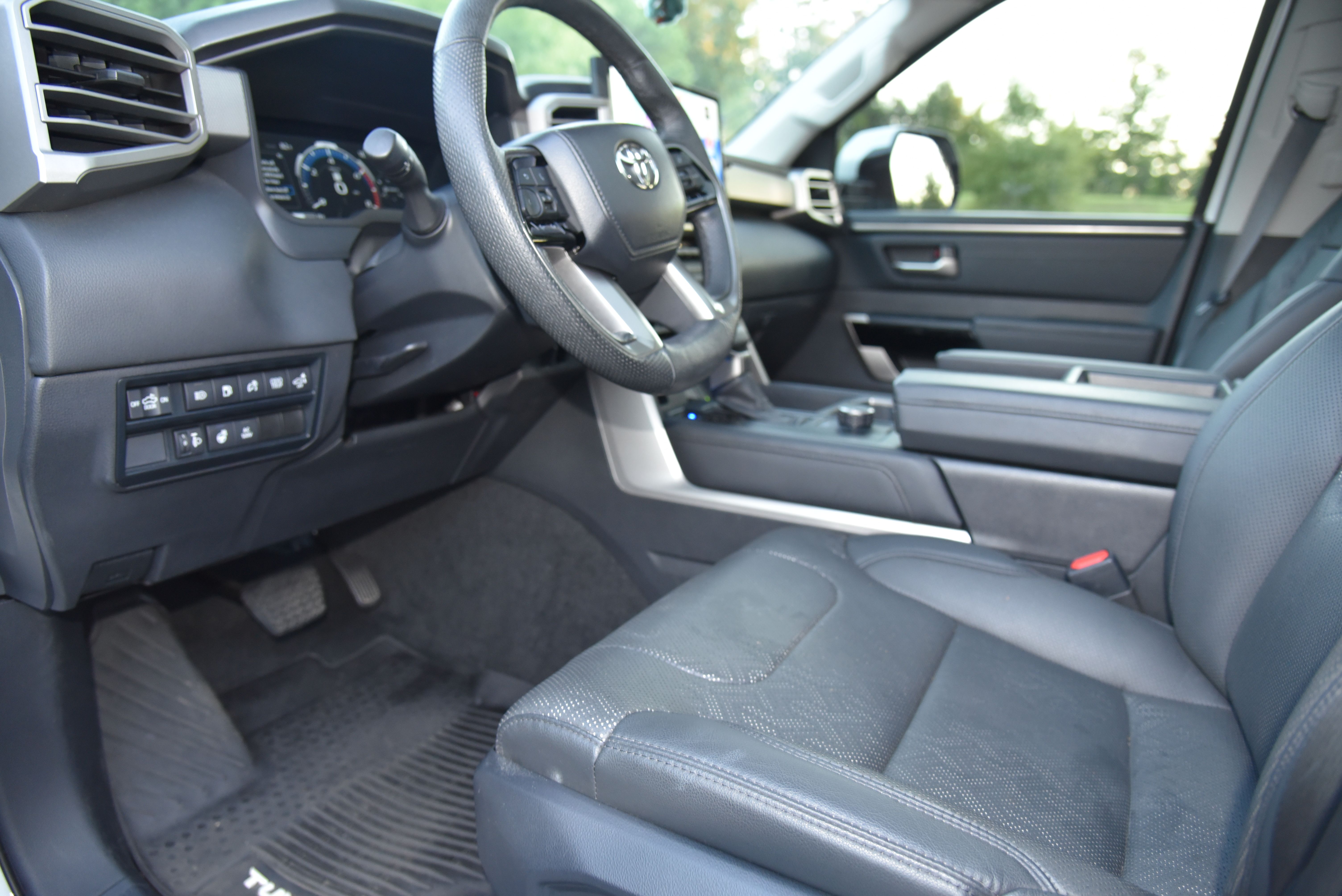 Used 2023 Toyota Tundra Limited w/ Power Package RWD image 9