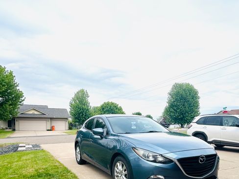 Used 2014 MAZDA MAZDA3 i Touring w/ Moonroof Package 1 FWD image 5