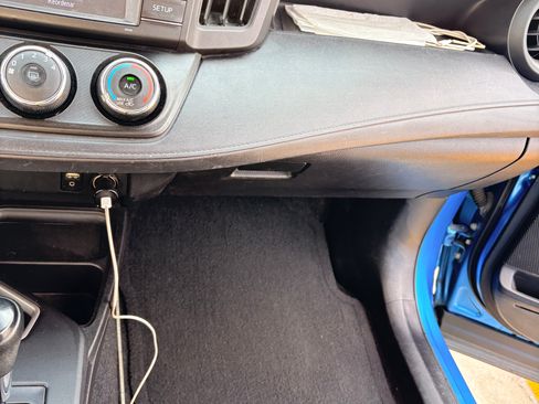 Used 2016 Toyota RAV4 LE image 19