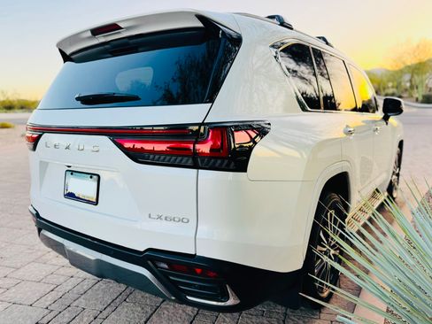 Used 2024 Lexus LX 600 600 Premium Sport Utility 4D image 8