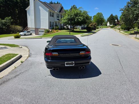 Used 2002 Chevrolet Camaro Z28 RWD image 9