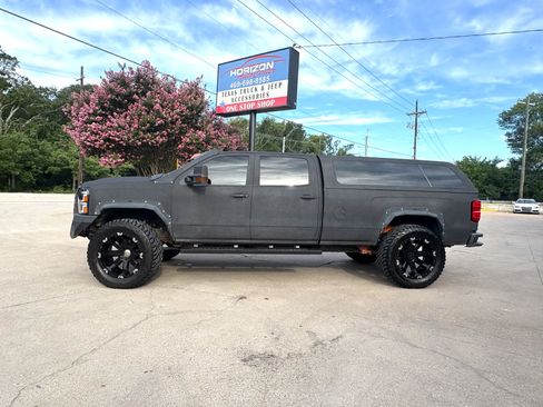Used 2018 Chevrolet Silverado 3500 High Country w/ Duramax Plus Package image 2