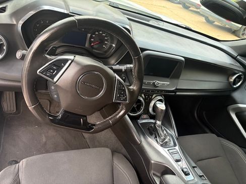 Used 2023 Chevrolet Camaro LT RWD image 9