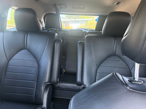 Used 2021 Toyota Highlander XLE FWD image 16