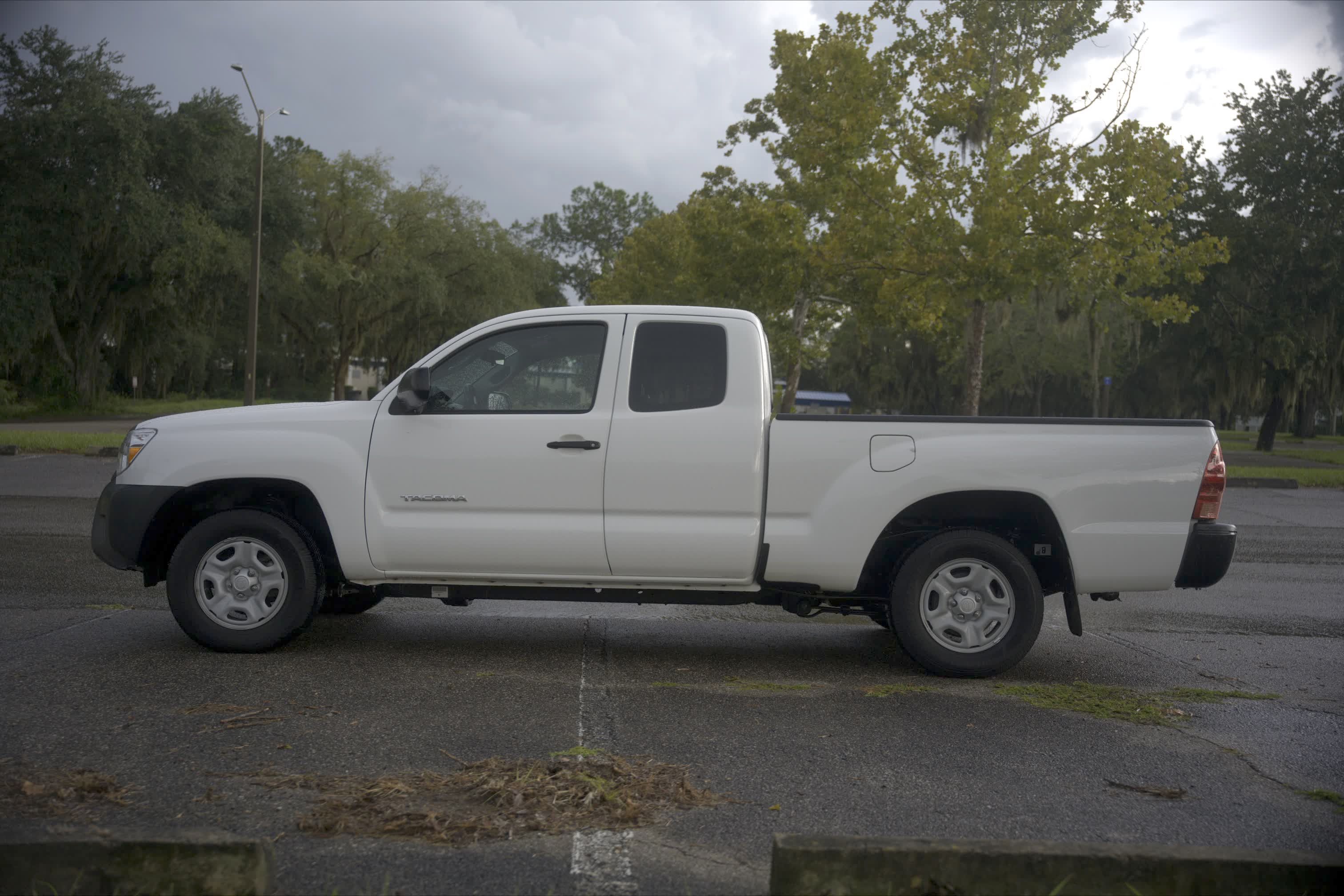 Used 2015 Toyota Tacoma 2WD Access Cab w/ Convenience Package image 4