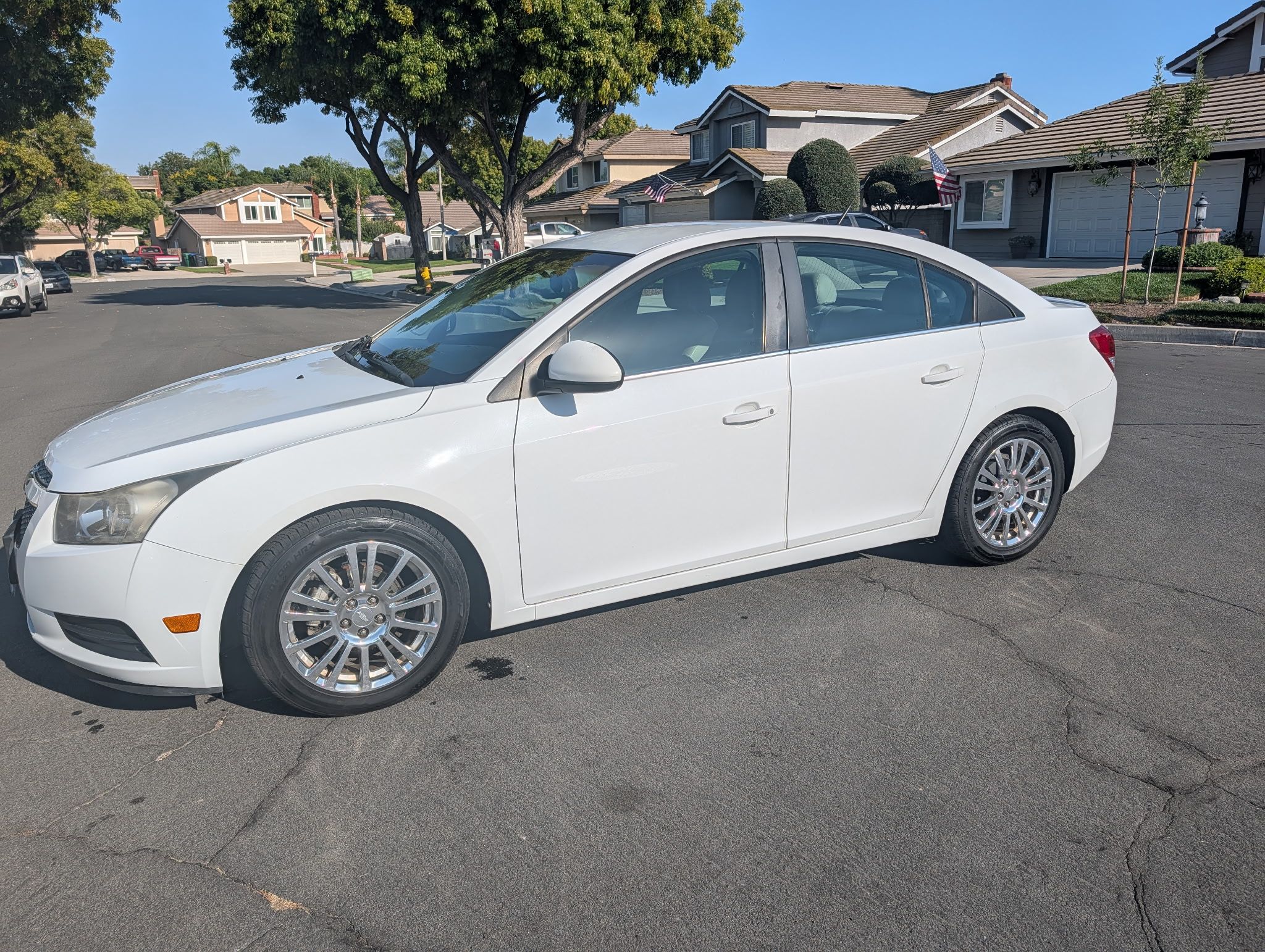 Used 2012 Chevrolet Cruze Eco FWD image 2