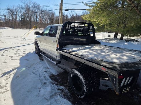 Used 2018 RAM 3500 Laramie image 4