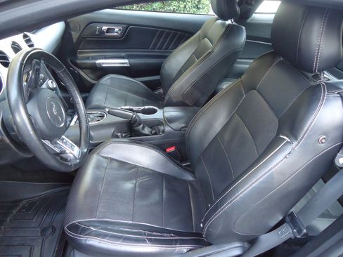 Used 2017 Ford Mustang Premium image 25