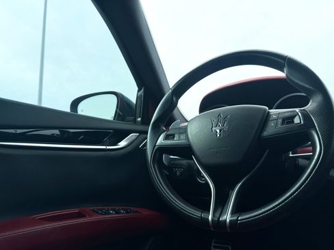 Used 2018 Maserati Ghibli image 31