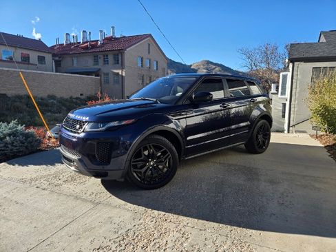 Used 2019 Land Rover Range Rover Evoque HSE Dynamic image 9