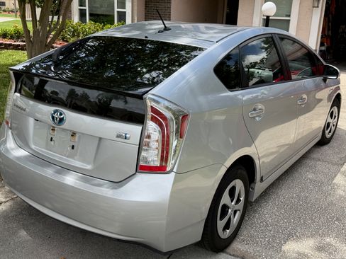 Used 2013 Toyota Prius Two FWD image 4