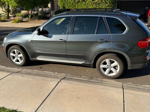 Used 2011 BMW X5 xDrive50i image 1