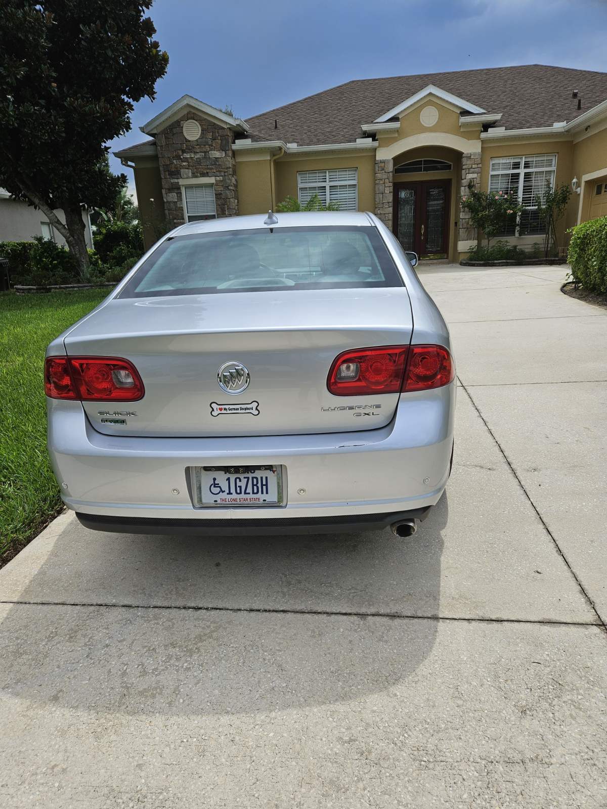 Used 2011 Buick Lucerne CXL FWD image 5