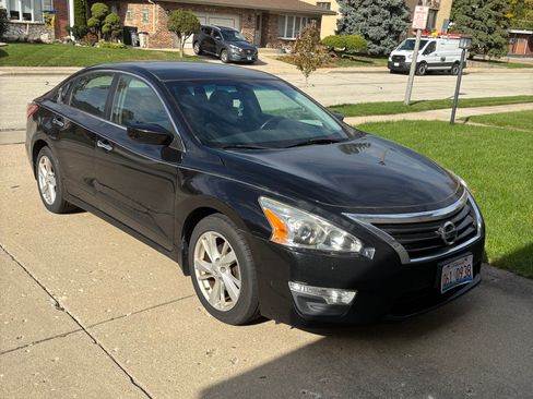 Used 2013 Nissan Altima 2.5 SV image 2