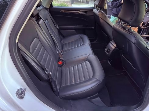 Used 2017 Ford Fusion Energi SE image 11